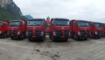 專業(yè)服務(wù)，成就大客戶，玉柴機(jī)電交付10臺(tái)乘龍自卸車